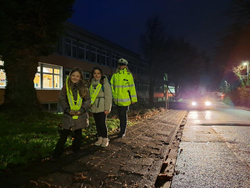 Safely to school: Lohmann Neuwied donates 3000 safety vests for primary school children